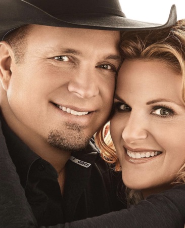 Garth Brooks with his wife 
